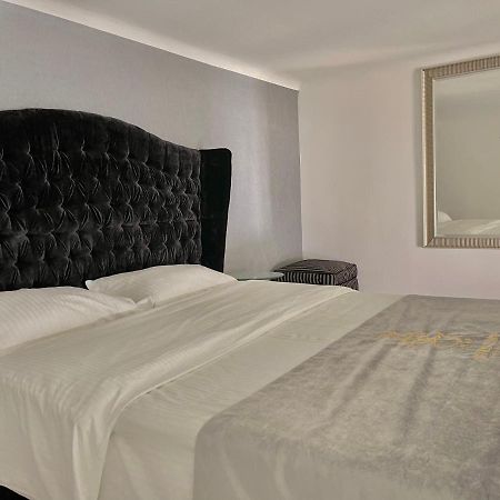 Enzo Capo Jacuzzi Andrassy Apartment Budapesta Exterior foto
