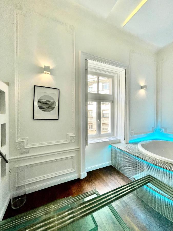Enzo Capo Jacuzzi Andrassy Apartment Budapesta Exterior foto