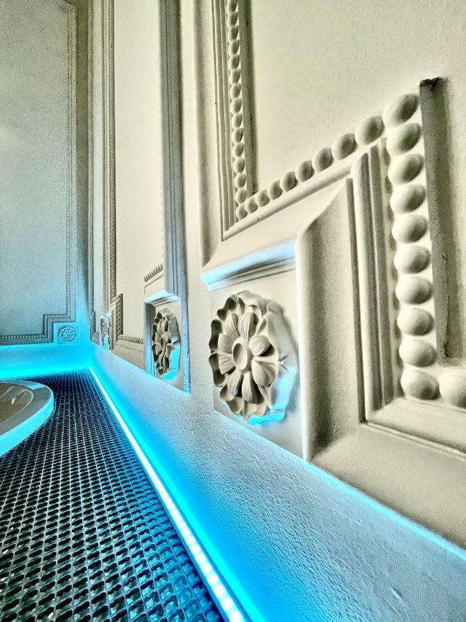 Enzo Capo Jacuzzi Andrassy Apartment Budapesta Exterior foto