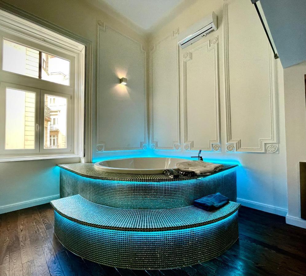 Enzo Capo Jacuzzi Andrassy Apartment Budapesta Exterior foto