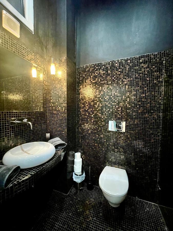 Enzo Capo Jacuzzi Andrassy Apartment Budapesta Exterior foto