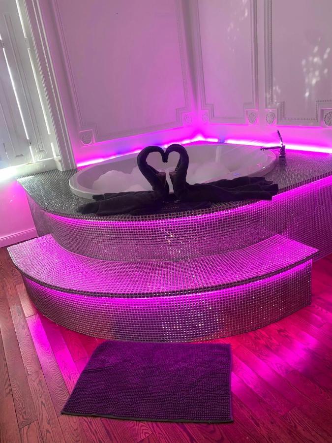 Enzo Capo Jacuzzi Andrassy Apartment Budapesta Exterior foto